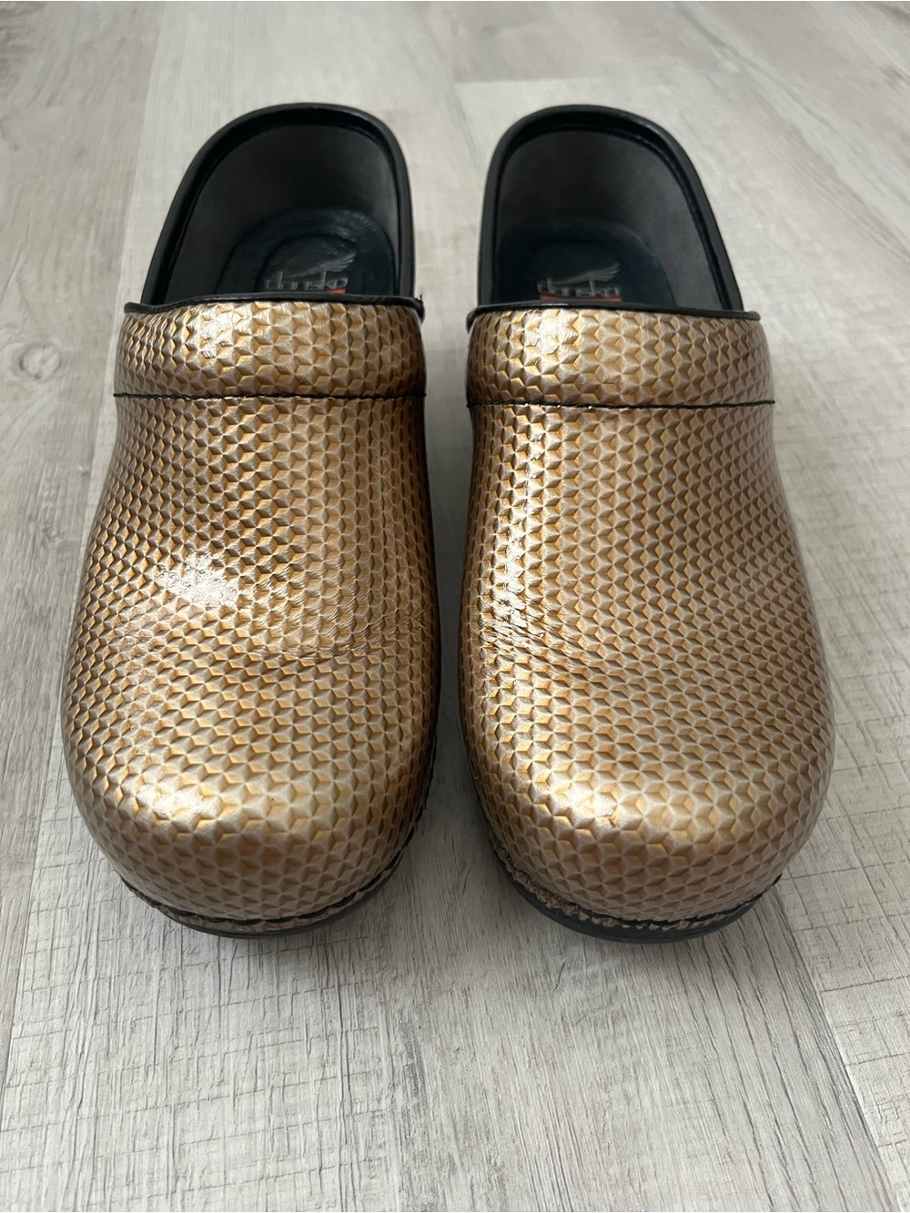 Dansko XP 2.0 Clogs Sz 37 | Bronze Copper Pyramid Patent Metallic | EU Condition